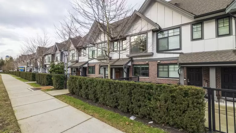 5 5138 CANADA WAY, Burnaby, BC