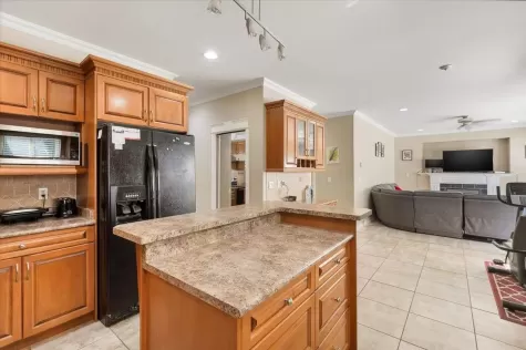 14784 67A AVENUE image #1