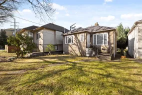 3431 GLEN DRIVE, Vancouver East, Vancouver, BC