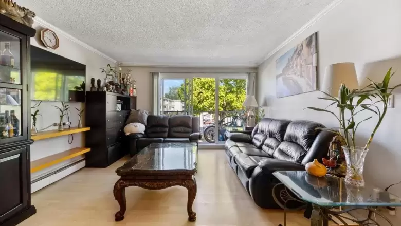 205 7280 LINDSAY ROAD image #1