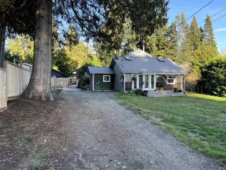 8098 REDROOFFS ROAD, Halfmoon Bay, BC for sale