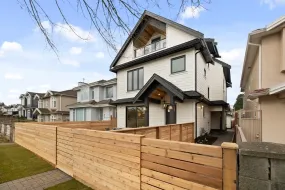 2 4579 CULLODEN STREET, Vancouver East, Vancouver, BC