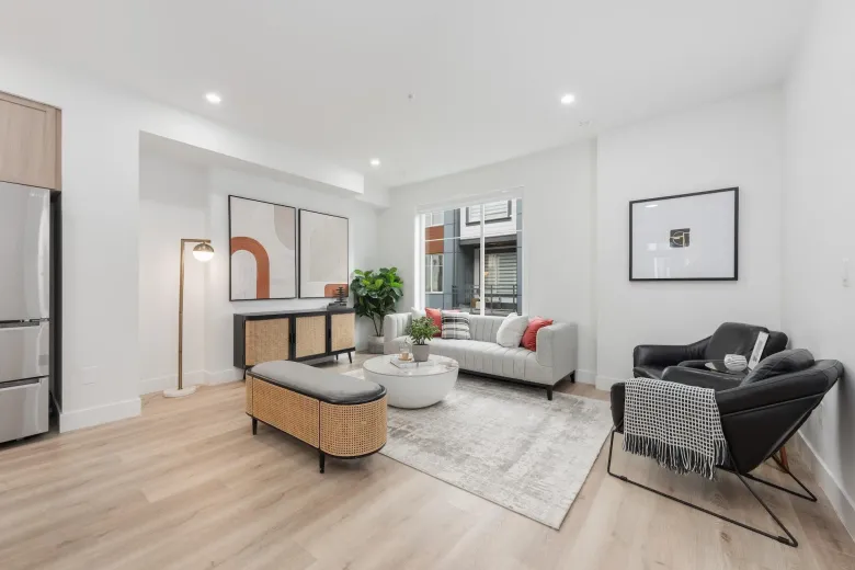 46 20763 76 AVENUE image #1