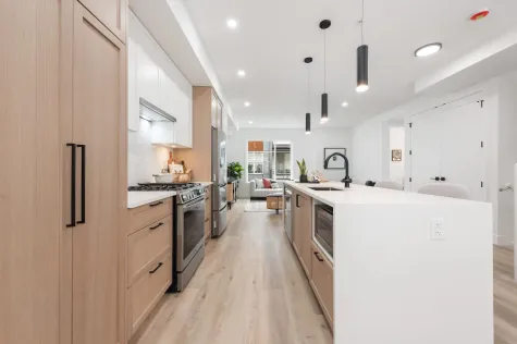 46 20763 76 AVENUE image #2