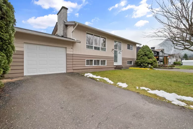 678 THACKER AVENUE image #1