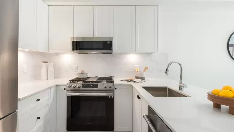 103 2688 DUKE STREET image #1