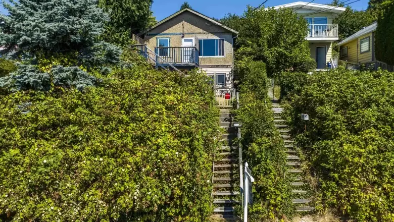 15253 VICTORIA AVENUE image #1