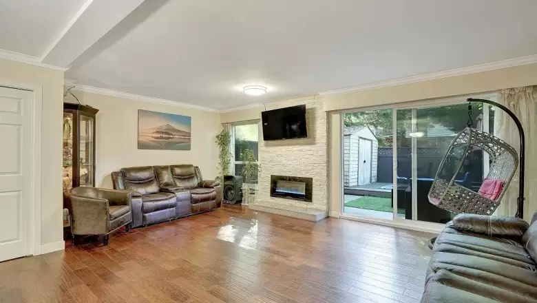 196 13891 74 AVENUE image #1
