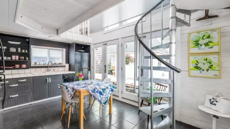25 20837 LOUIE CRESCENT image #1