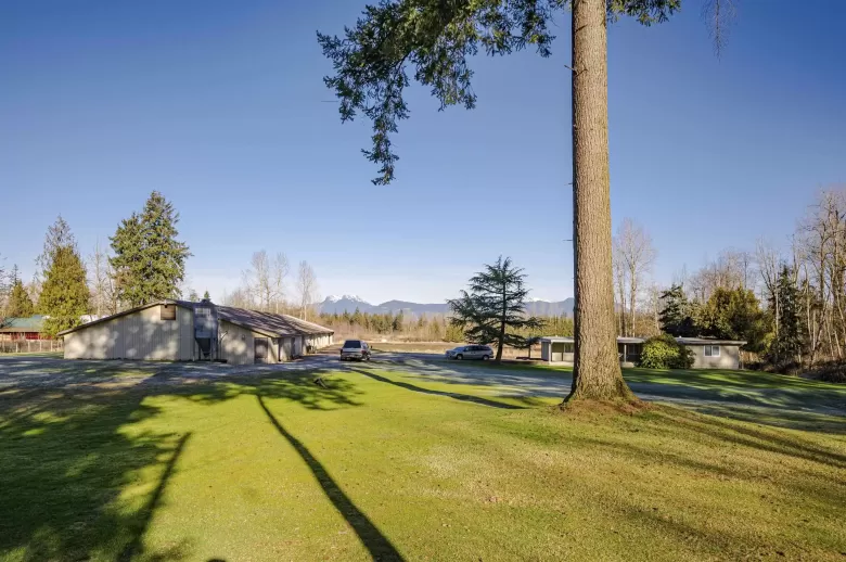 27071 64 AVENUE image #1