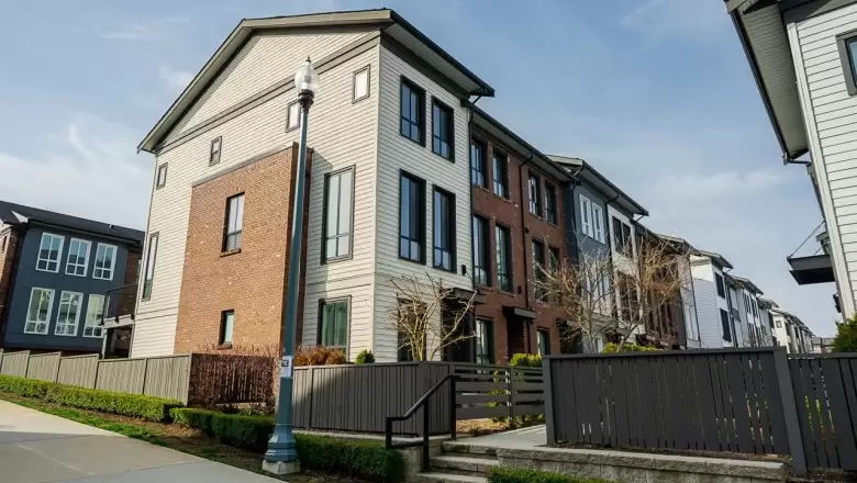 69 15828 27 AVENUE image #1