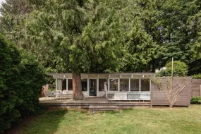 516 W 22ND STREET, North Vancouver, BC