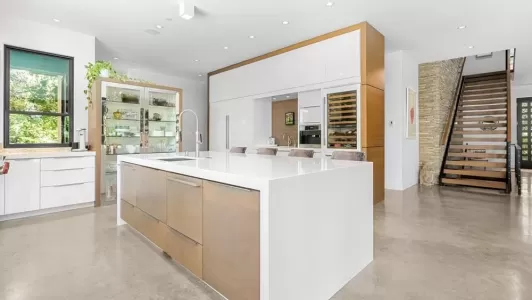 2650 ROSEBERY AVENUE image #2