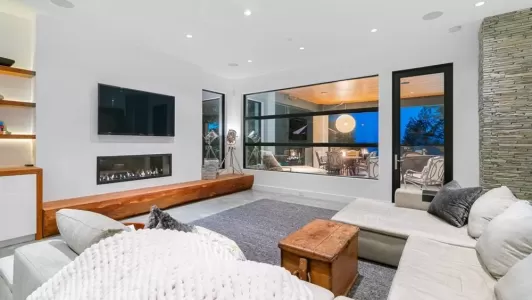 2650 ROSEBERY AVENUE image #3