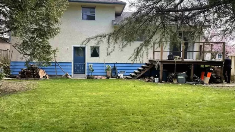 8411 ELSMORE ROAD image #1