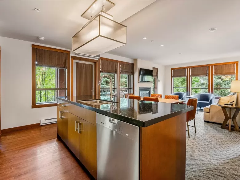 118A 2020 LONDON LANE image #1