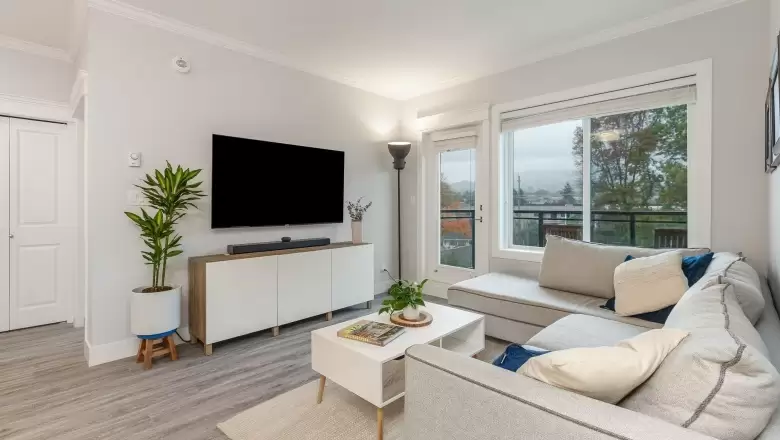 406 2229 ATKINS AVENUE image #1