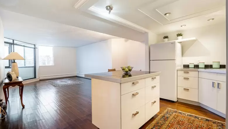 503 1480 FOSTER STREET image #1