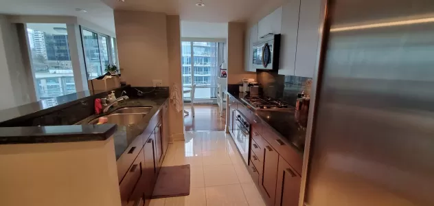 704 499 BROUGHTON STREET image #3