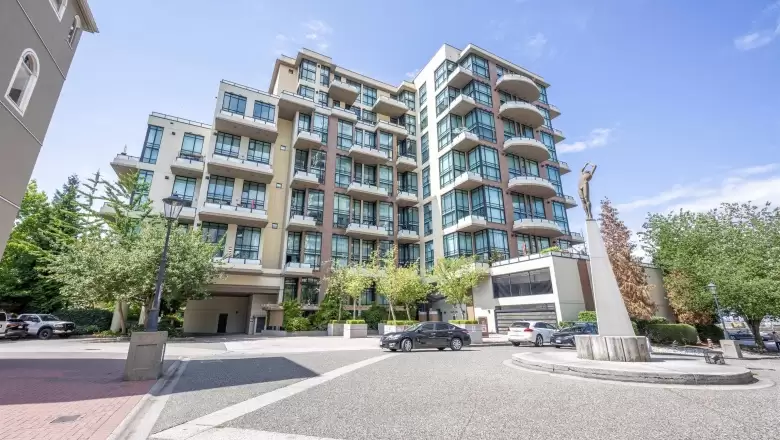225 10 RENAISSANCE SQUARE image #1