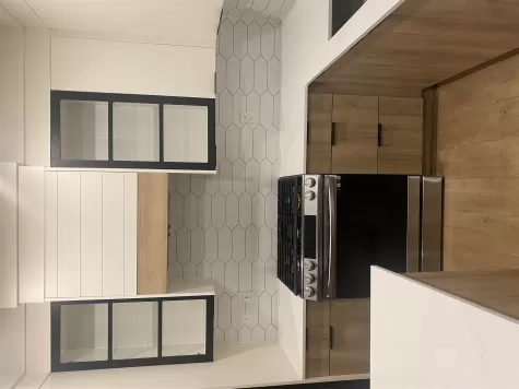 408 20614 80 AVENUE image #1