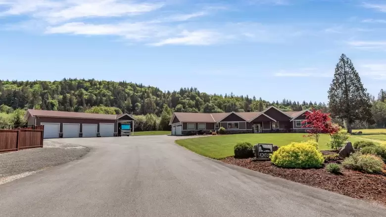 9084 HARPER TERRACE image #1