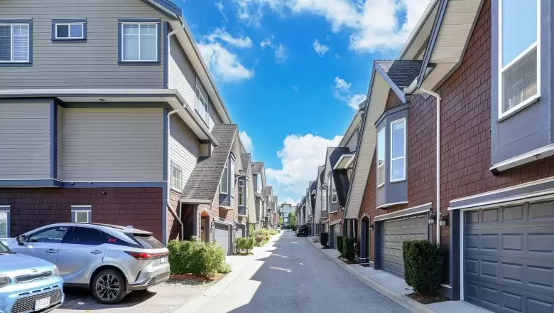 36 15977 26 AVENUE image #1