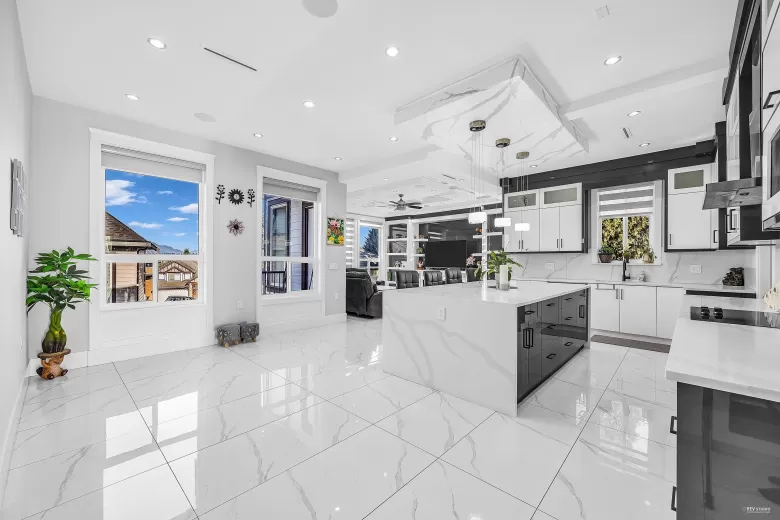 14271 GROSVENOR ROAD image #1