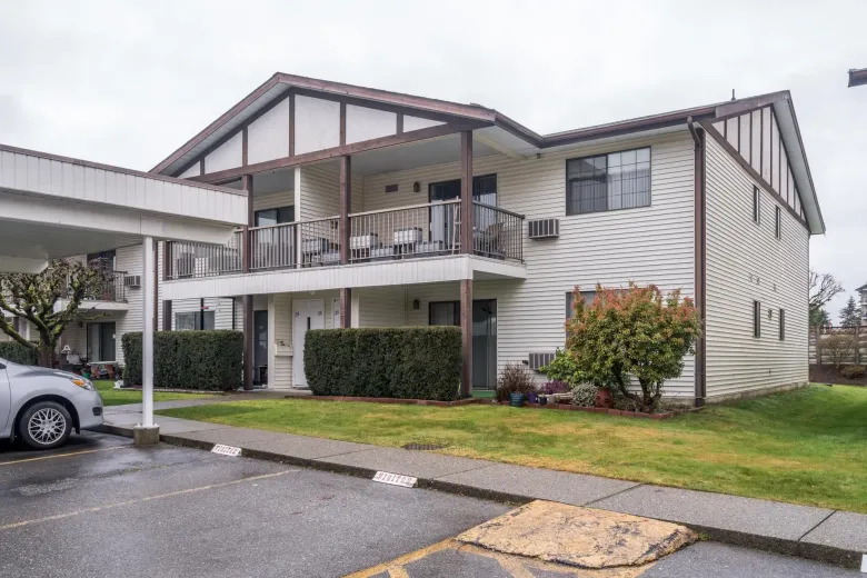 29 32718 GARIBALDI DRIVE image #1