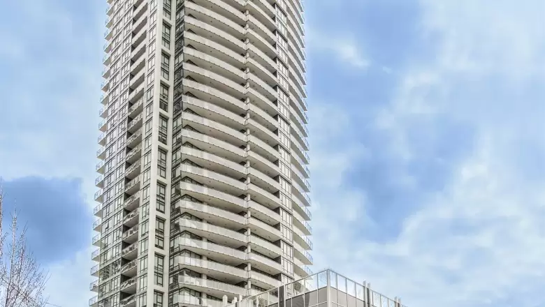 2206 2085 SKYLINE COURT image #1