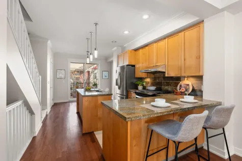 7 6188 BIRCH STREET image #1