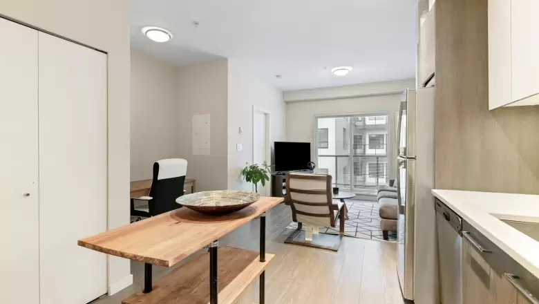 525 13768 108 AVENUE image #1