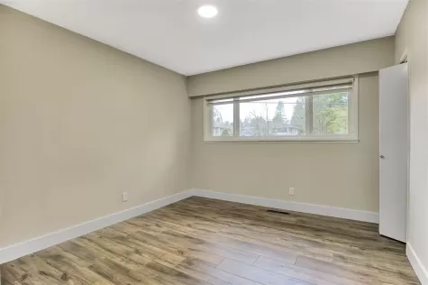 15734 THRIFT AVENUE image #1
