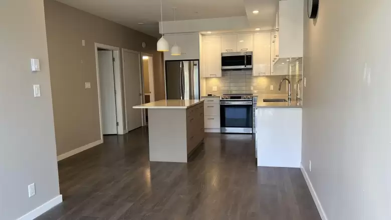 413 38033 SECOND AVENUE image #1