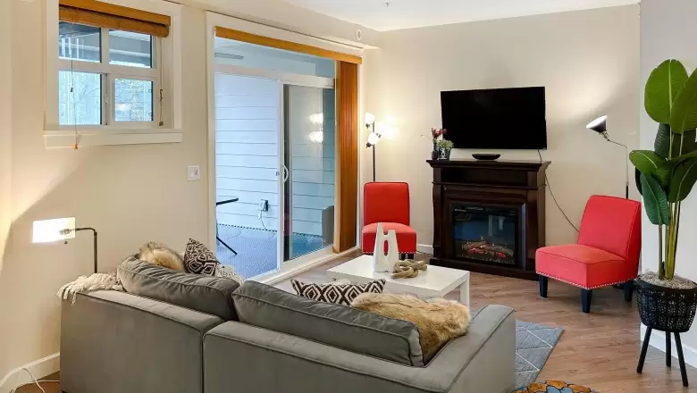306 14588 MCDOUGALL DRIVE image #1