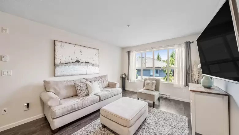 306 18755 68 AVENUE image #1