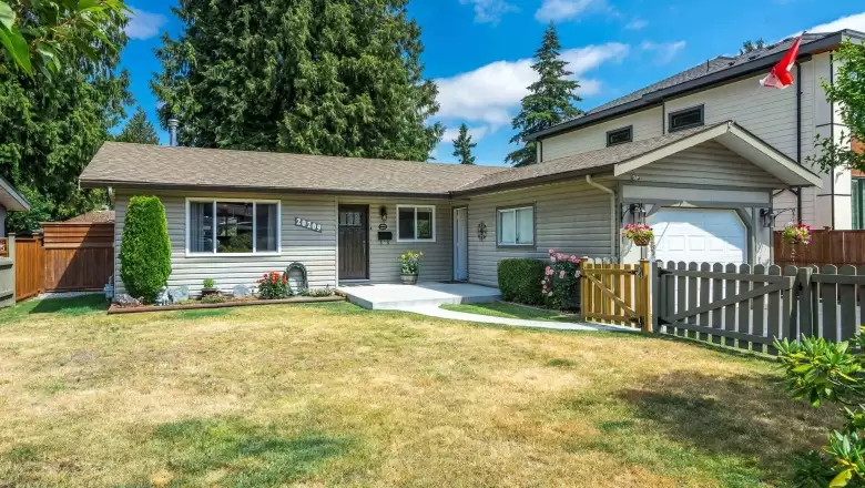 20209 44 AVENUE image #1