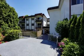 112 135 W 21ST STREET, North Vancouver, North Vancouver, BC