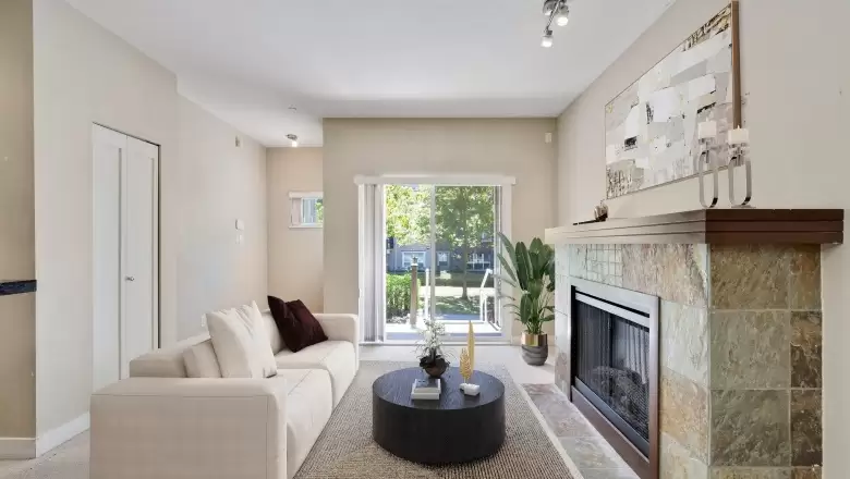 165 7388 MACPHERSON AVENUE image #1