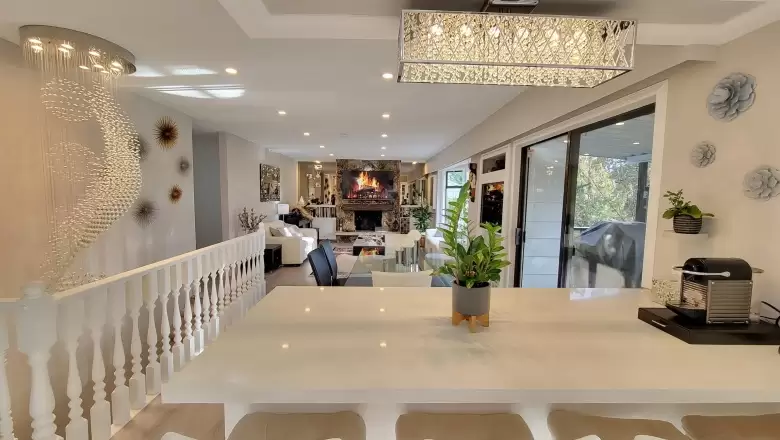 324 DARTMOOR DRIVE image #1