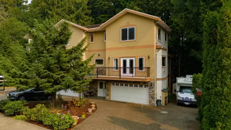 2251 PARKWAY BOULEVARD, Coquitlam, BC