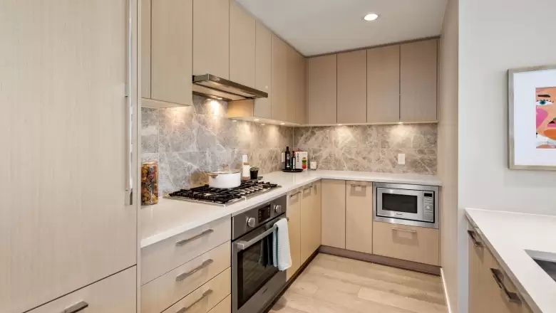 305 5687 GRAY AVENUE image #1