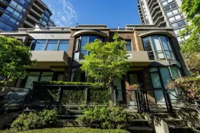 160 W 1ST STREET, North Vancouver, BC