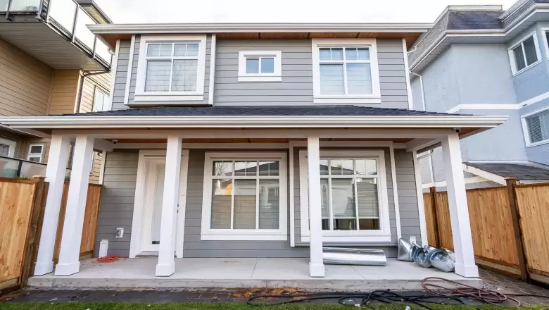 443 E 44TH AVENUE image #1