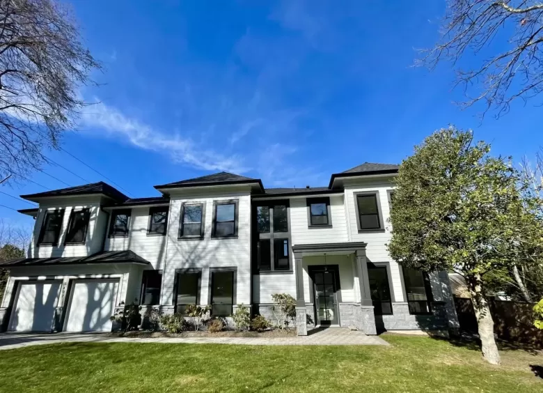 5407 16 AVENUE image #1