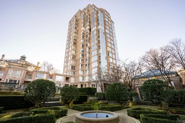 802 2668 ASH STREET image #1