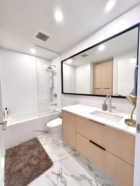 3002 4711 HAZEL STREET image #2