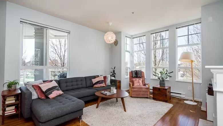 207 3551 FOSTER AVENUE image #1