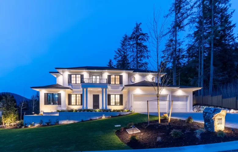 3115 CHESTNUT CRESCENT image #1