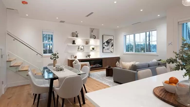 2917 PARKER STREET image #1